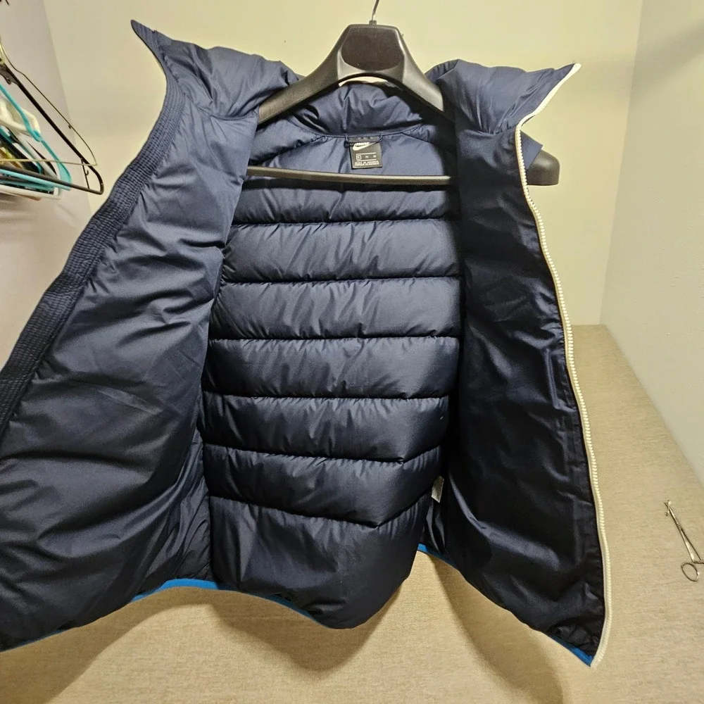 Nike Puffer Vest‎ Mens XL Blue Navy Windrunner Down Filled 928859-451 Chevron